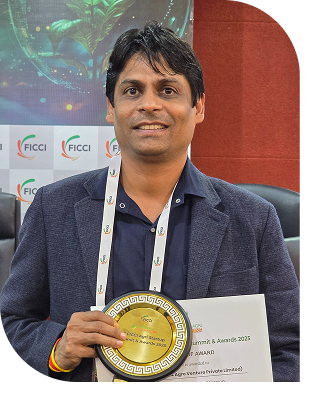 SeedsZen founder receiving an industry award